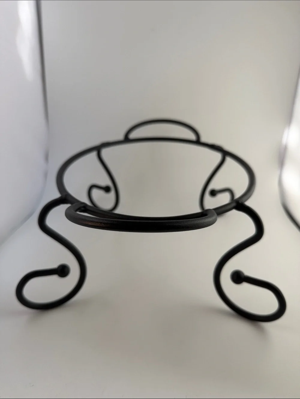 Southern Living Gail Pittman Black Iron Casserole Stand